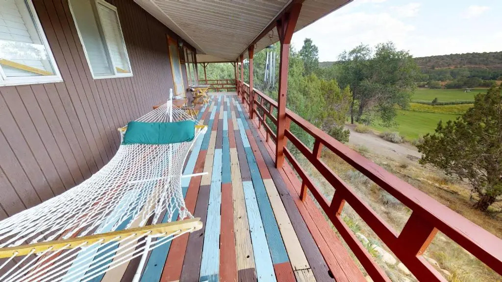Hideout Ft Abajo 2 BR Cabin, Stunning Views, Secluded!