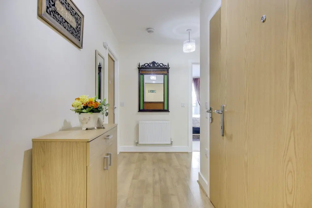Modern Glenthorne Road Apartment