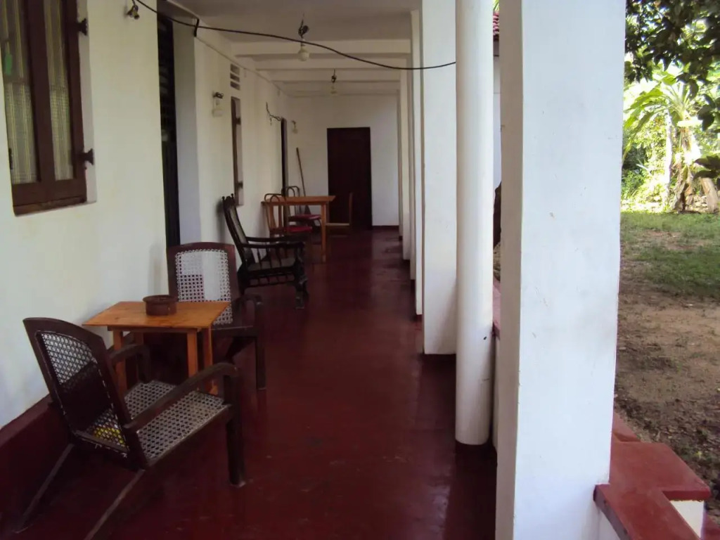 Siri medura surf yoga meditation guesthouse and hostel