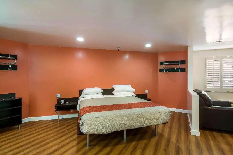 Rodeway Inn
