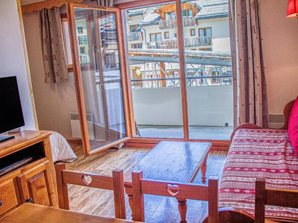 Appartement Les Orres, 2 pièces, 6 personnes - FR-1-322-330