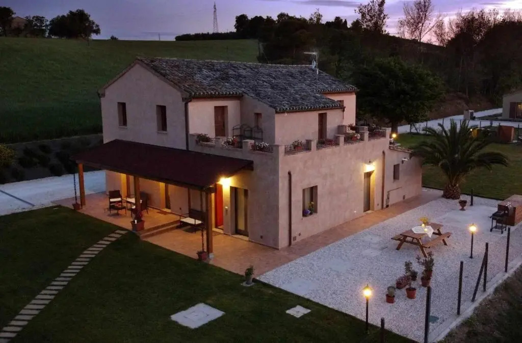 Casa Montefiore 13 Iris LT nella tranquilla campagna Marchigiana