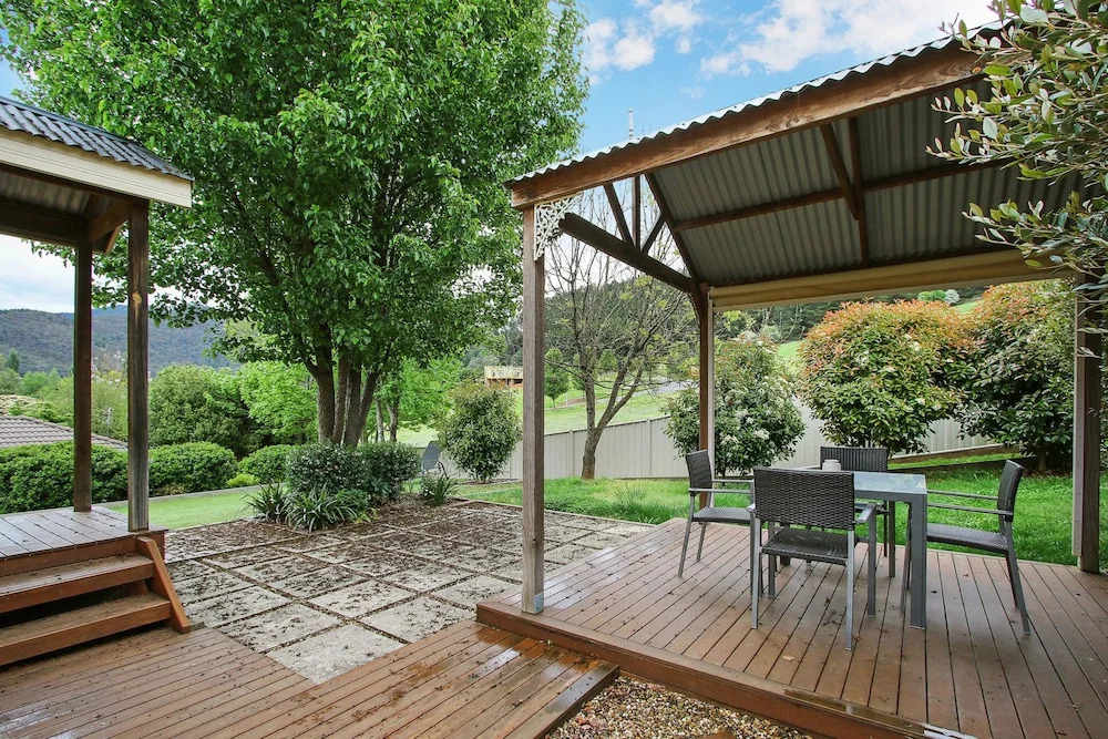 Alpine Vista - Short walk to town centre