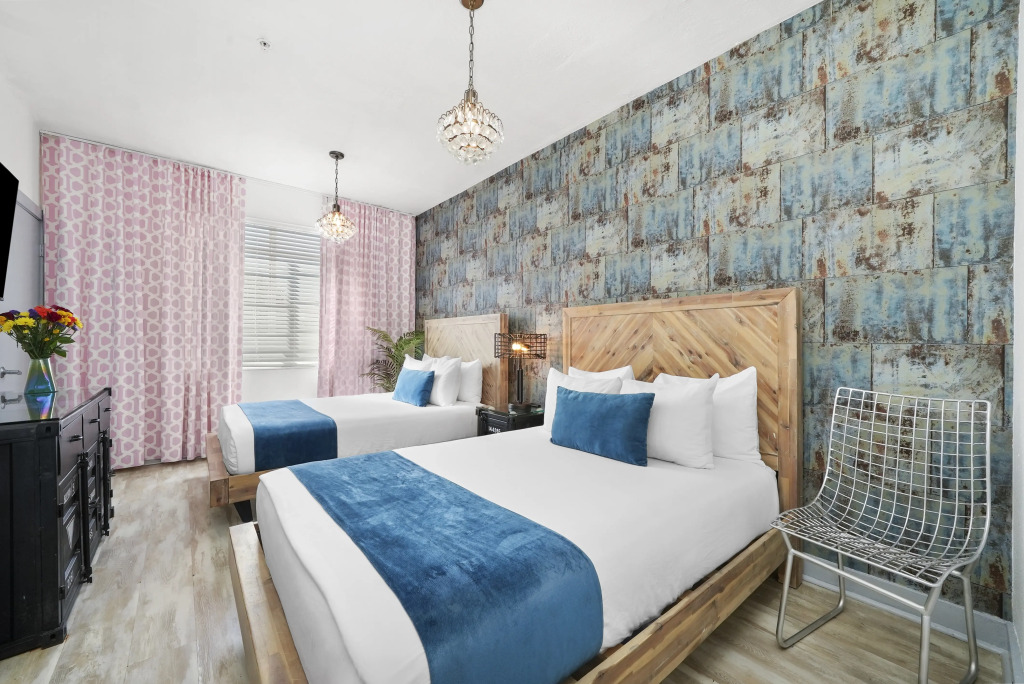 Whitelaw Hotel