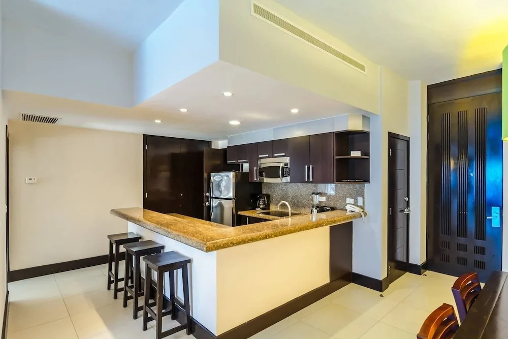 Beachfront! Luxury! 2 BR, W/ Plunge Pool. Paradise