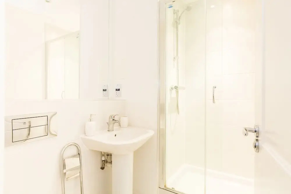 Two Bedroom Apartment Aldgate