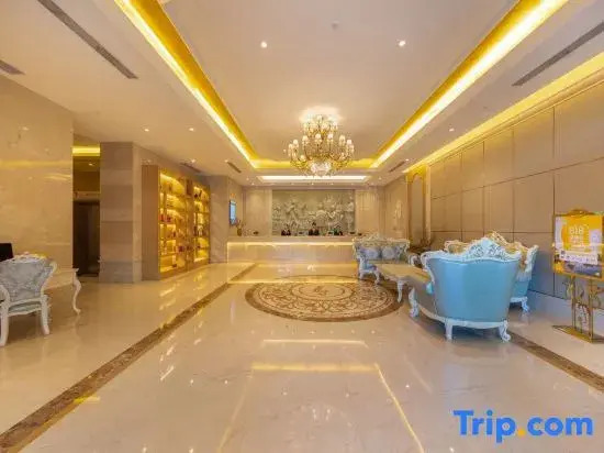 Vienna International Hotel (Kunming Huochezhan Xishan wandaguangchang dian)Dianchiludian)