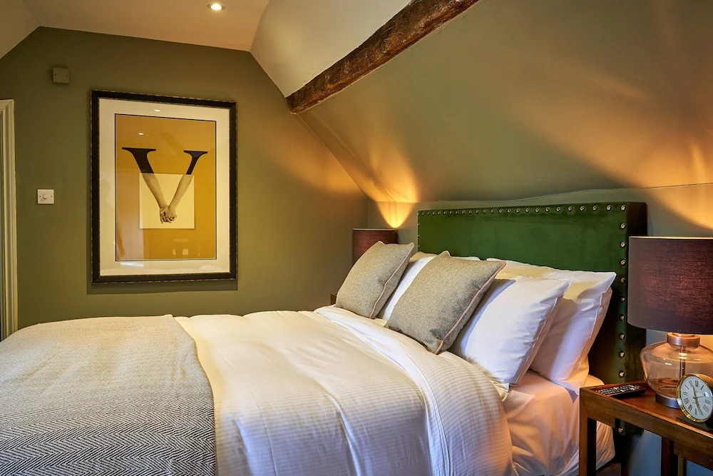 The Horse & Groom Inn