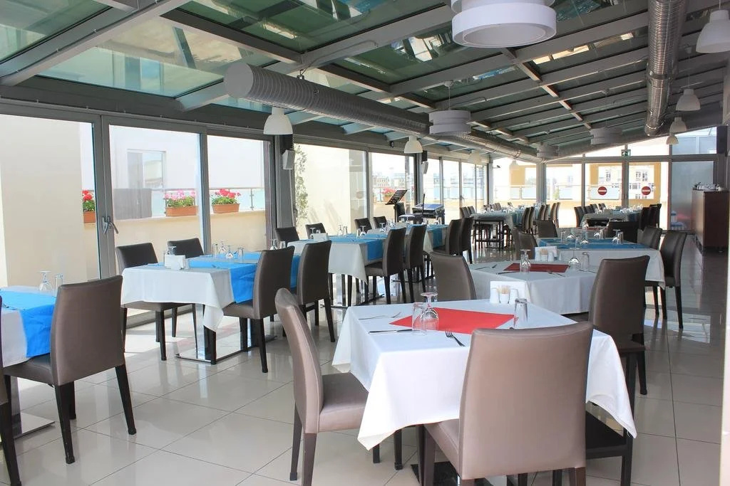 Siyav Otel