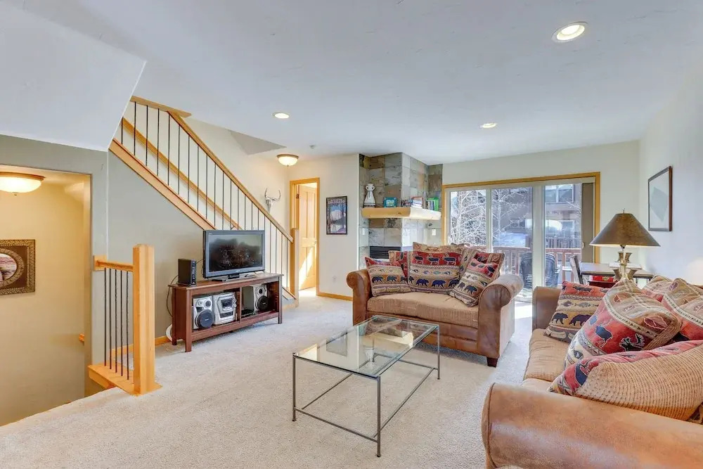 Airy Winter Park Gem w/ Private Outdoor Hot Tub!