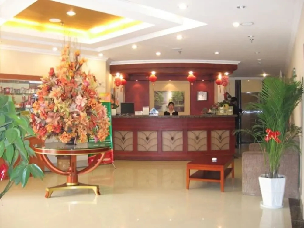 Green Tree Inn Zhenjiang Zhongyang Street RT-MART