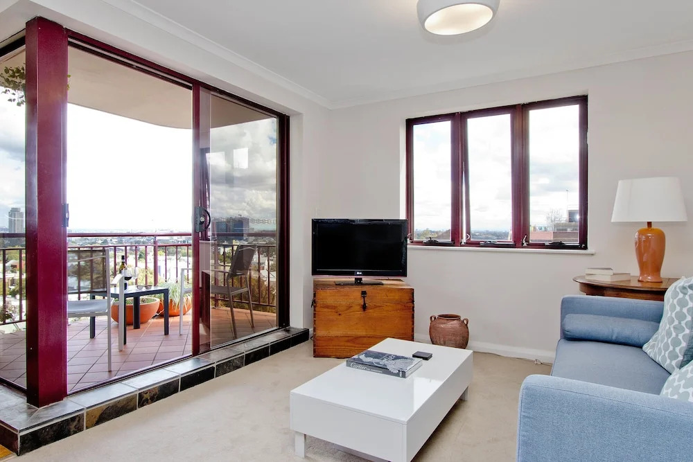 Expansive Views From Sydney 1 Bedroom Apartment