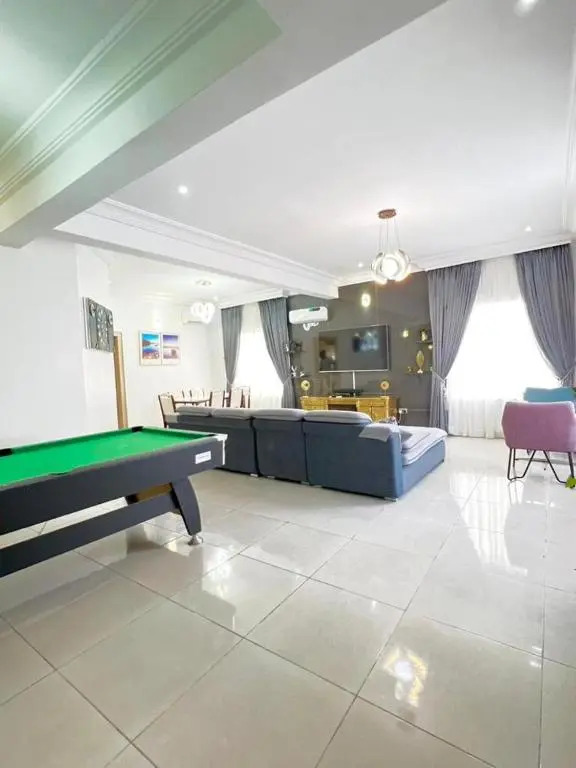 6bedroom Appartment