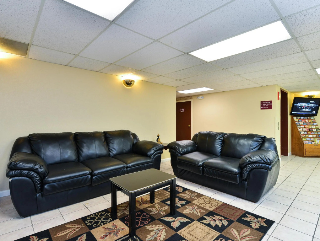 American Inn Evansville East