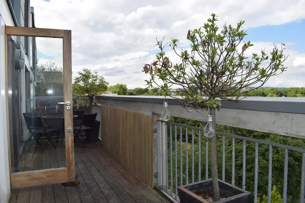 Spacious 2 Bedroom Penthouse in Islington