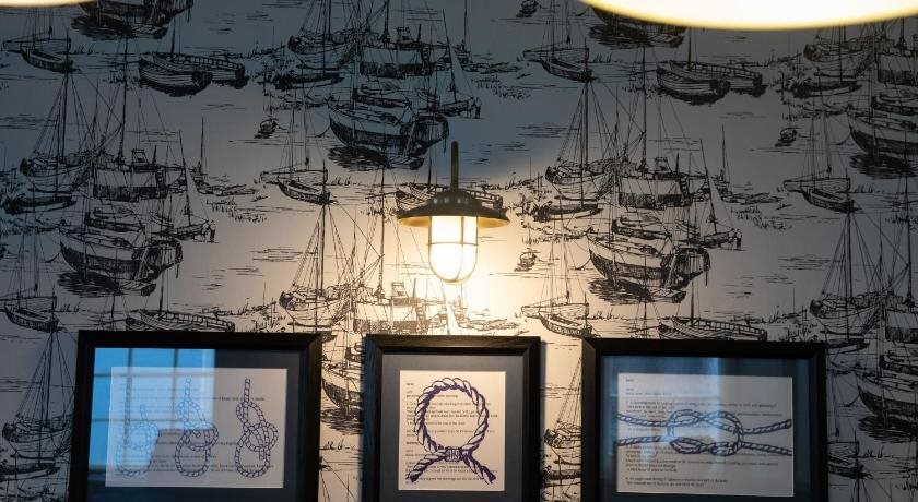 The Seale Arms