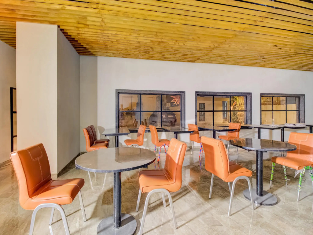 Capital O 65429 Hotel Merakee