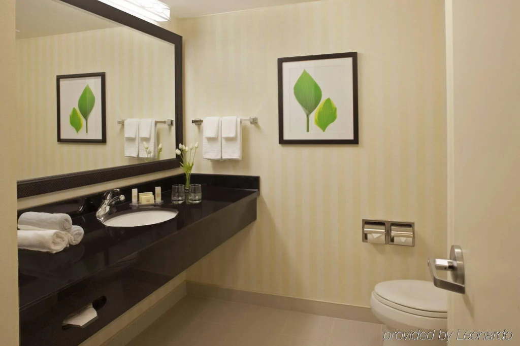 Fairfield Inn & Suites by Marriott Toronto Airport