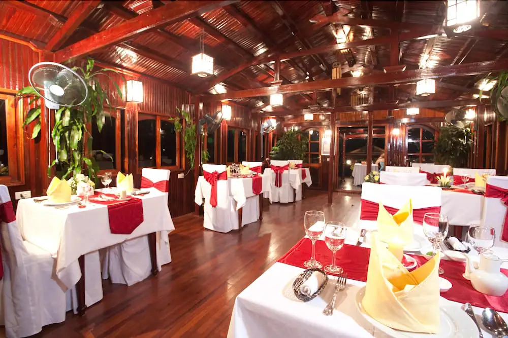 Huong Hai Junks Halong