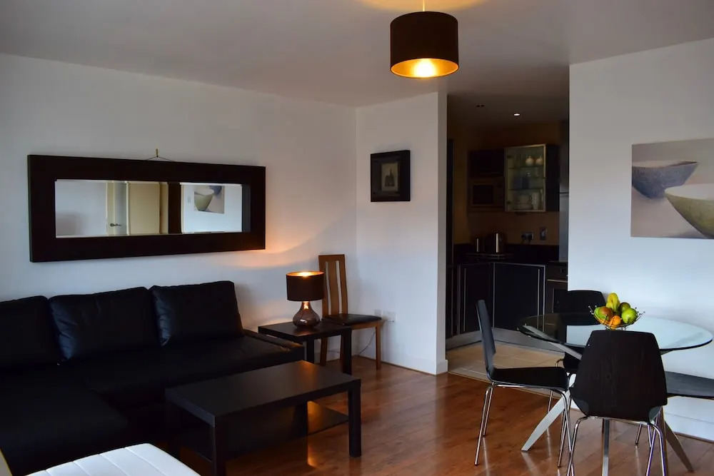 1 Bedroom Flat Near Grand Canal