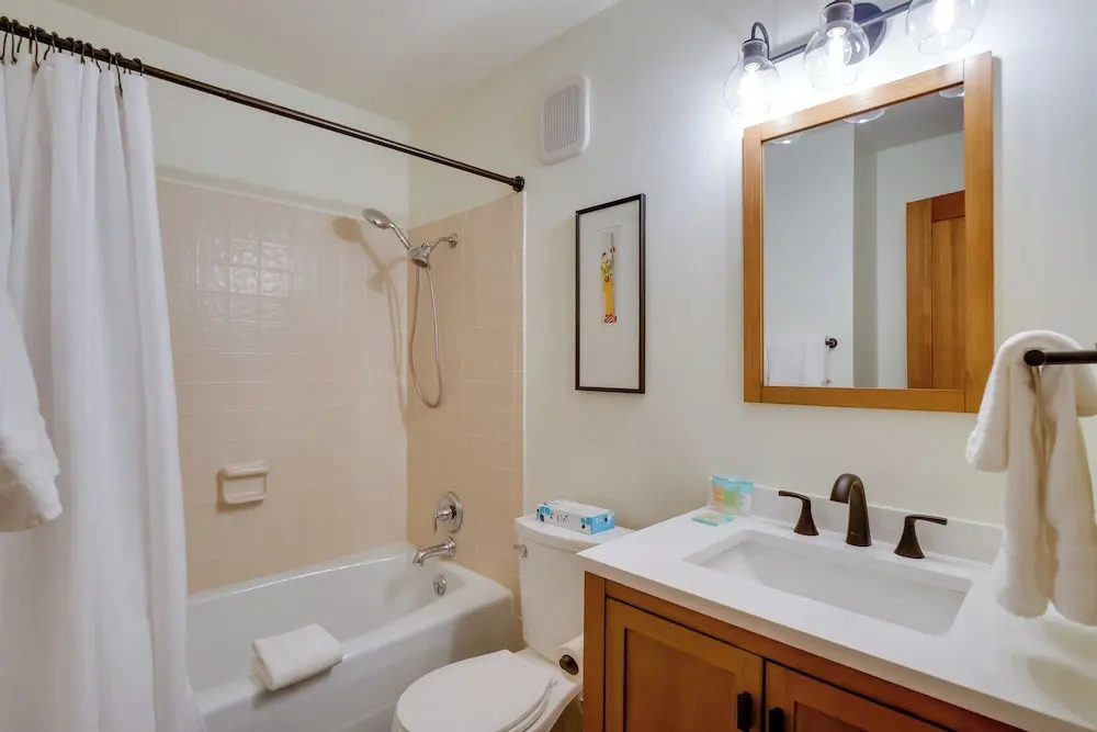 Walk to Ski Shuttle: Cozy Mountain Meadows Condo