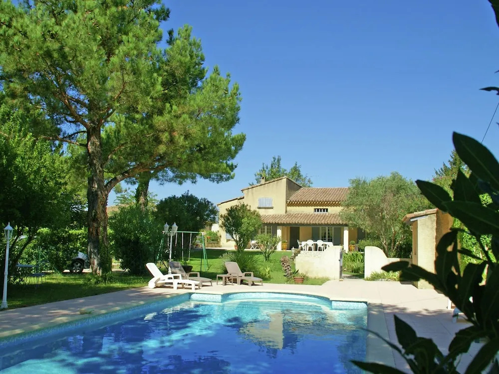 Comfy Holiday Home in Provence With Swimming Pool