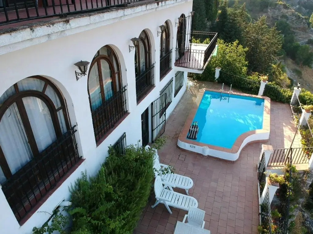 Authentic Chalet in Grazalema with Private Pool