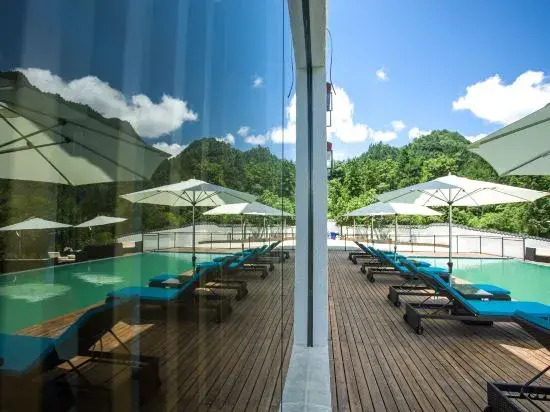 Zhangjiajie National Forest Park Nvue Resorts