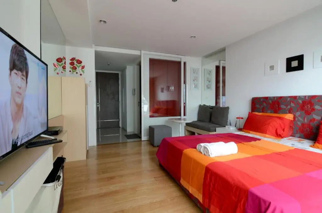 Cozy Studio Walk to BTS Free Wi-Fi Great Location
