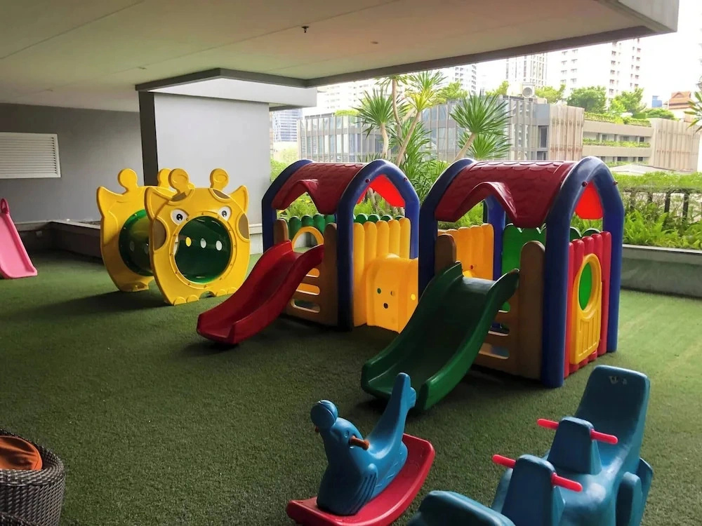 Free Airport Pick Up Rooftop Pool Gym Near BTS Emquartier Shopping City Center