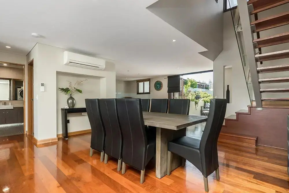 Byron Bay Accom Unit 5 21-25 Fletcher Street - A Seventh Summer