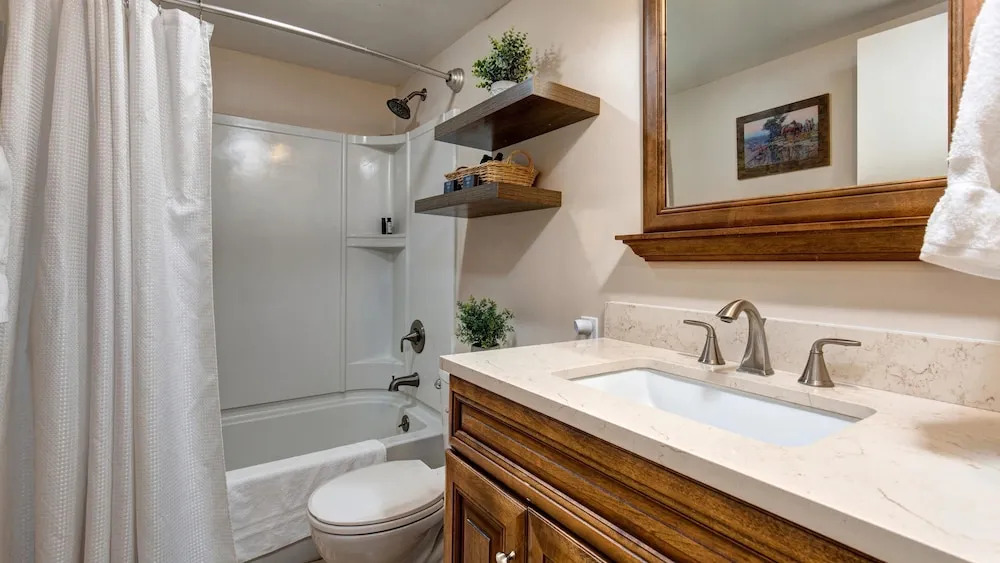 1704 Captain Molly Drive Condo 1 Bedroom 1 Bathroom Condo