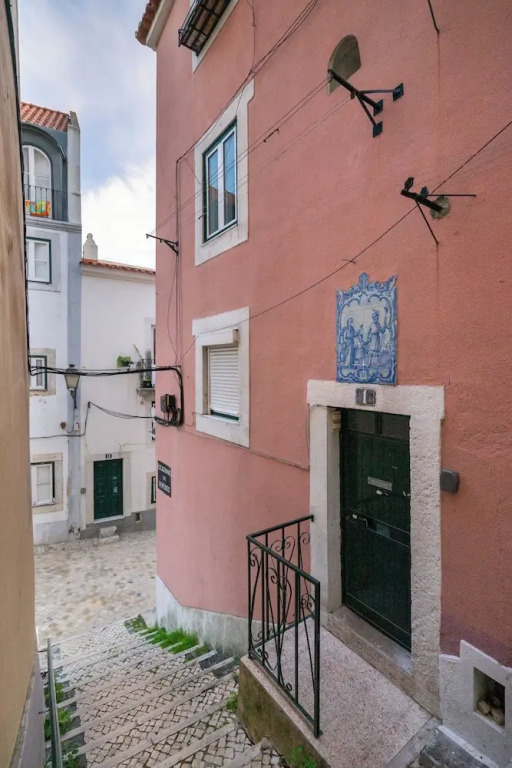 Modern Alfama Explore Lisbon W/ Comfort & Style