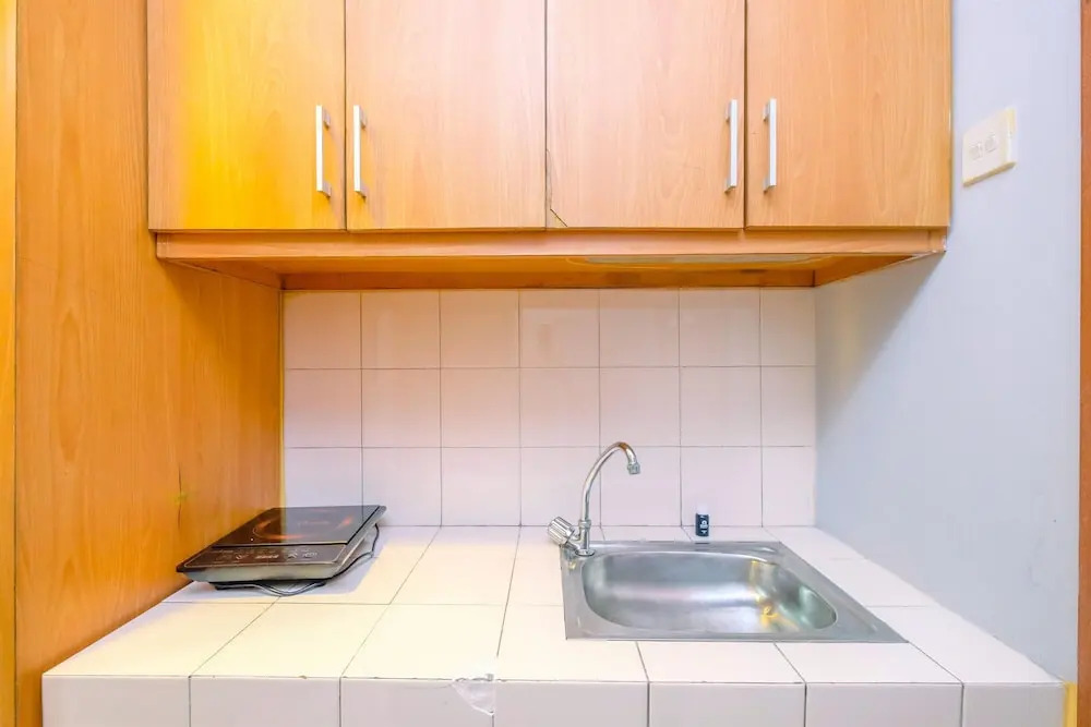 Comfy and Tidy Studio Apartment Margonda Residence 3 Near Campus Area