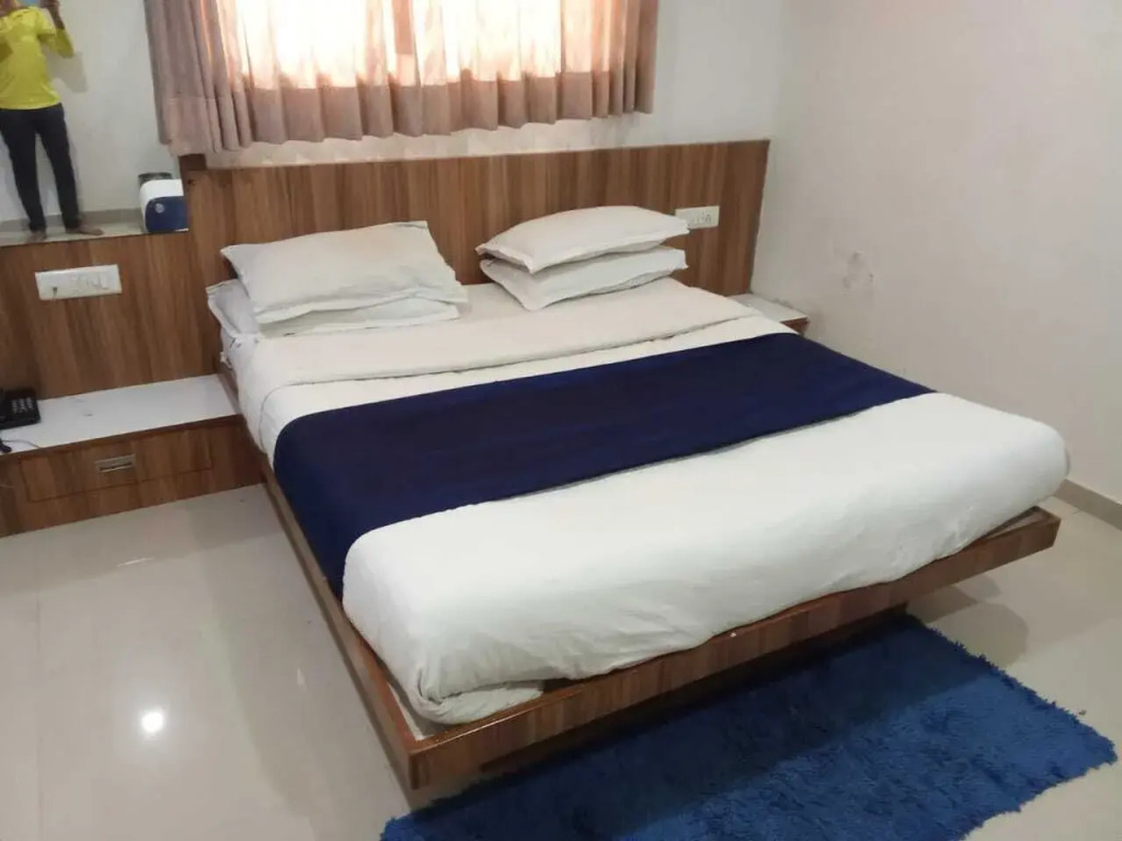 Hotel Capital by OYO Rooms