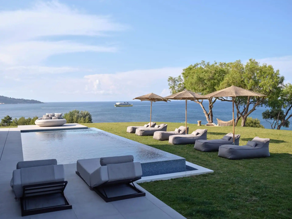 OMNIA Villa
