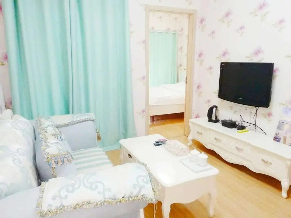 Wuhan Loving Home Apartment