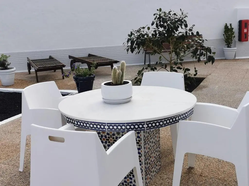 Apartamentos Anjomacar A