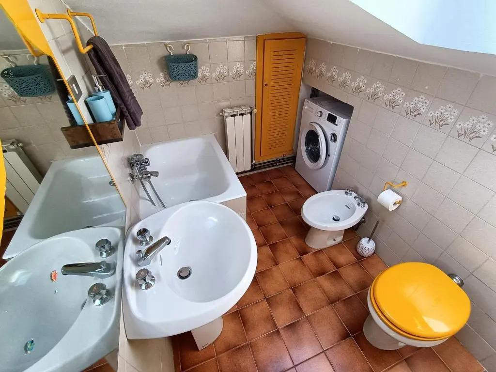 Mansard apart Alba - Sea 5 Terre-trekking-excursions-relax