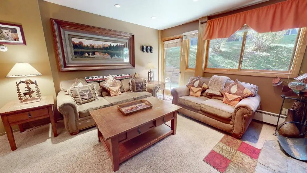 Laurelwood Condominiums Studio Deluxe Unit 401