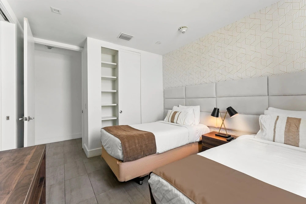 South Beach 2BR Paradise