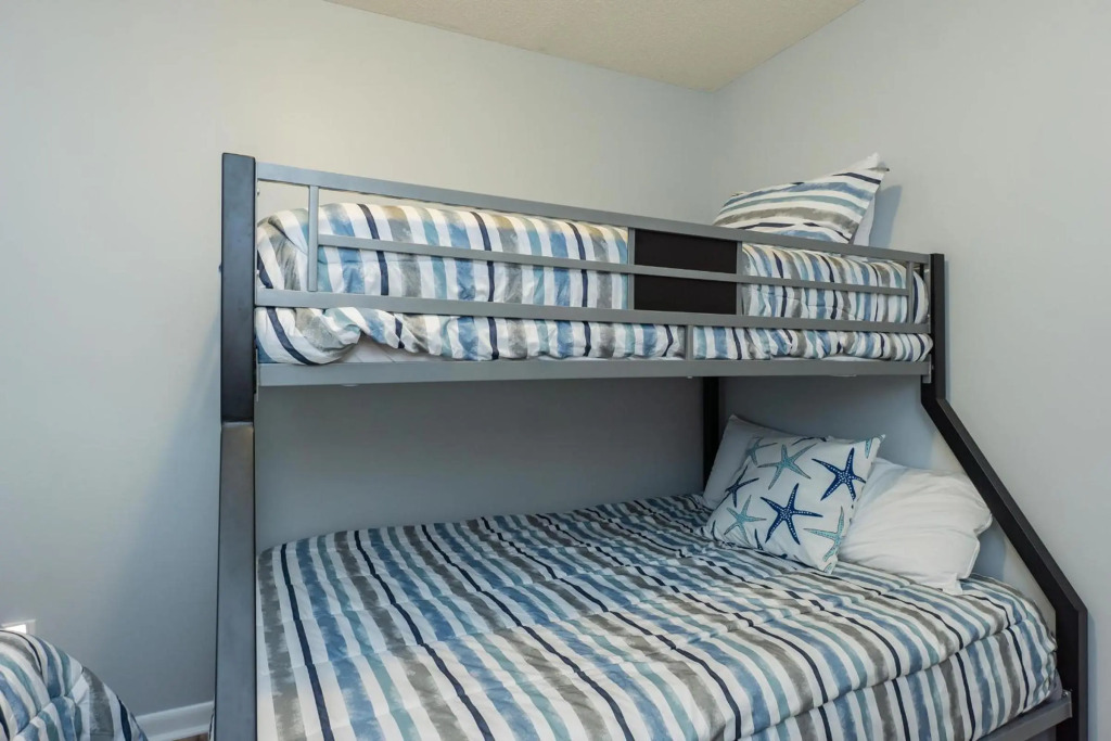 Beach Happy by Oak Island Accommodations