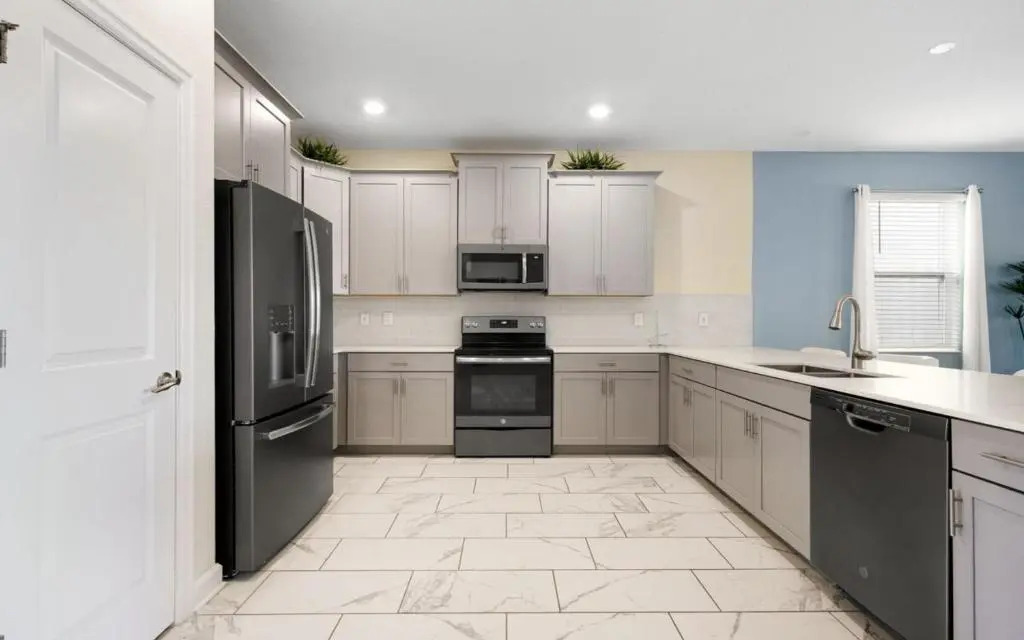 Come to Stay a FEW Miles to Disney Large Pool Home Sleep 36