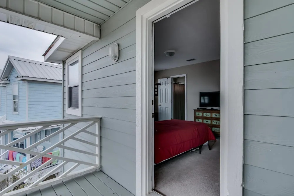 Summer Palace A 2 Bedroom Duplex by RedAwning