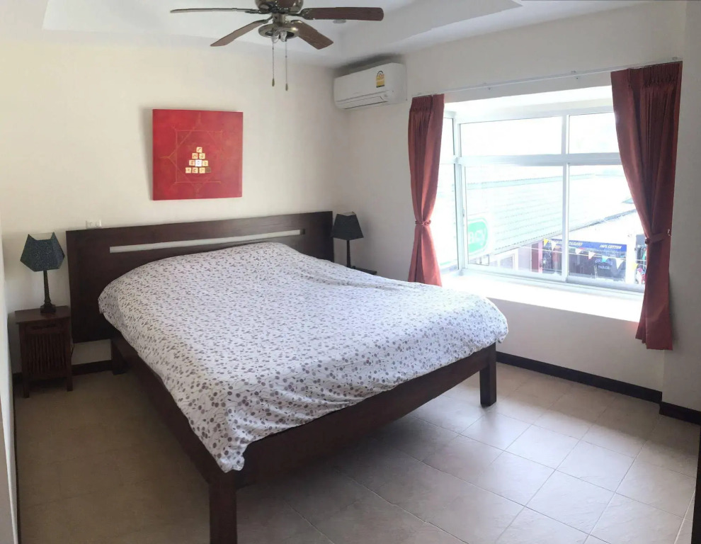 Merlin Plaza Apartments