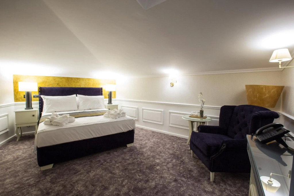 Peninsula Boutique Hotel