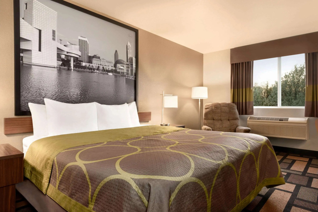Super 8 by Wyndham Akron S/Green/Uniontown OH