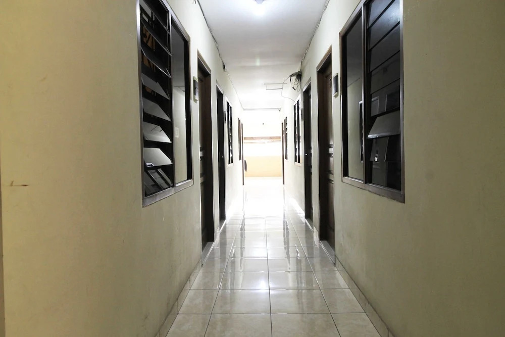 RedDoorz near Ciputra World Kuningan 3