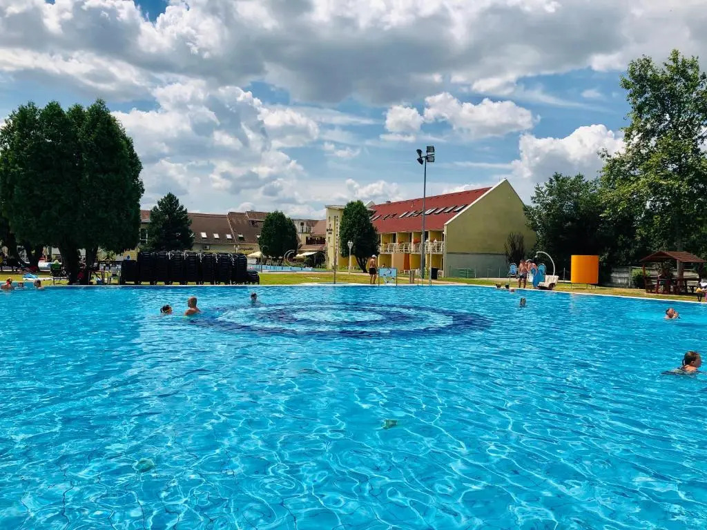 Hét Vezér Apartmanhotel