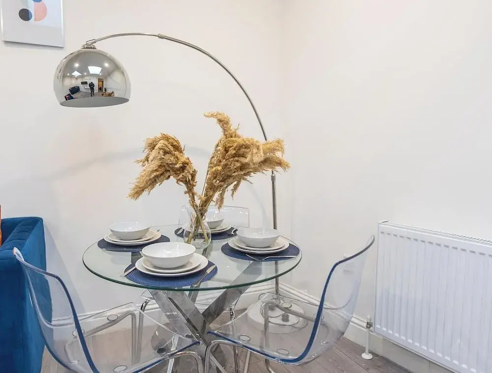 Chic City Apartment in Wallington